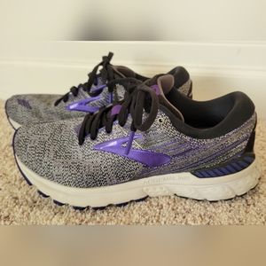 Brooks Adrenaline running shoes, size 7, purple/gray